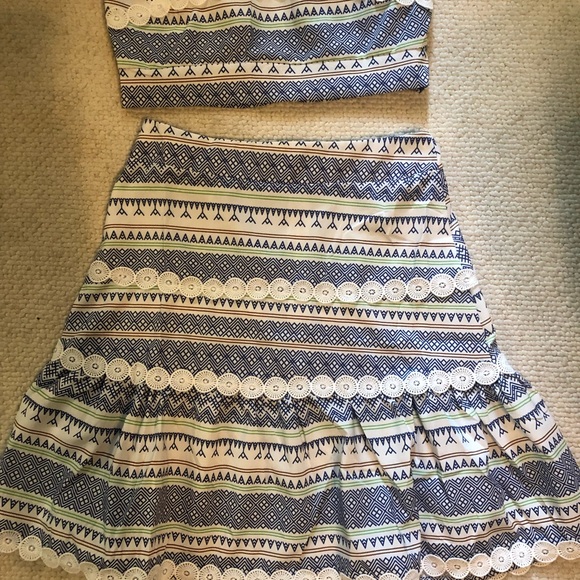 Crop top and skirt set! - Picture 3 of 3